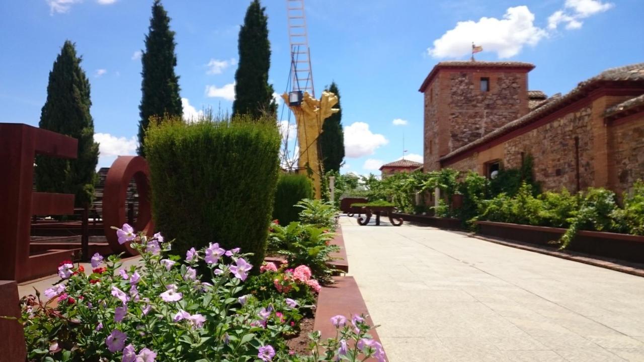 Hotel Boutique Palacio De La Serna 발레스테로스데칼라트라바 외부 사진