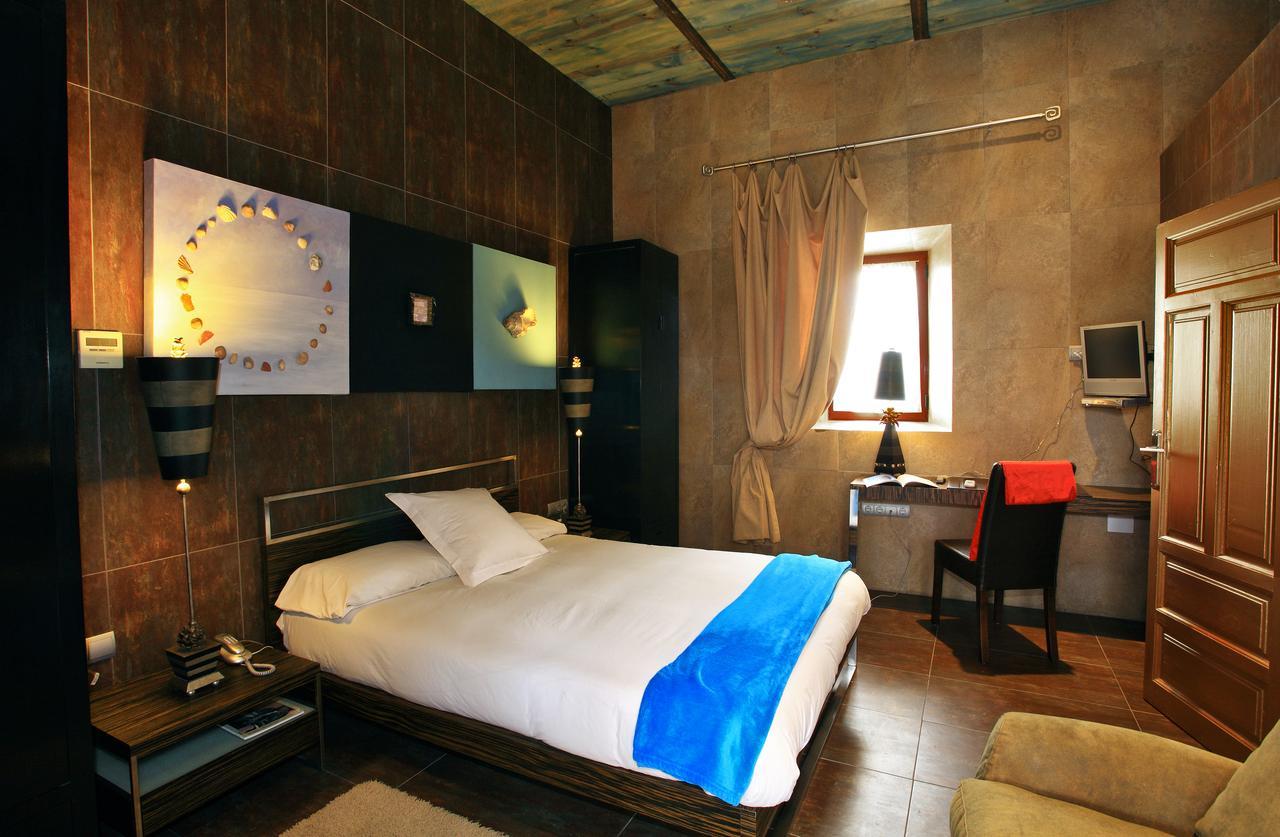 Hotel Boutique Palacio De La Serna 발레스테로스데칼라트라바 객실 사진